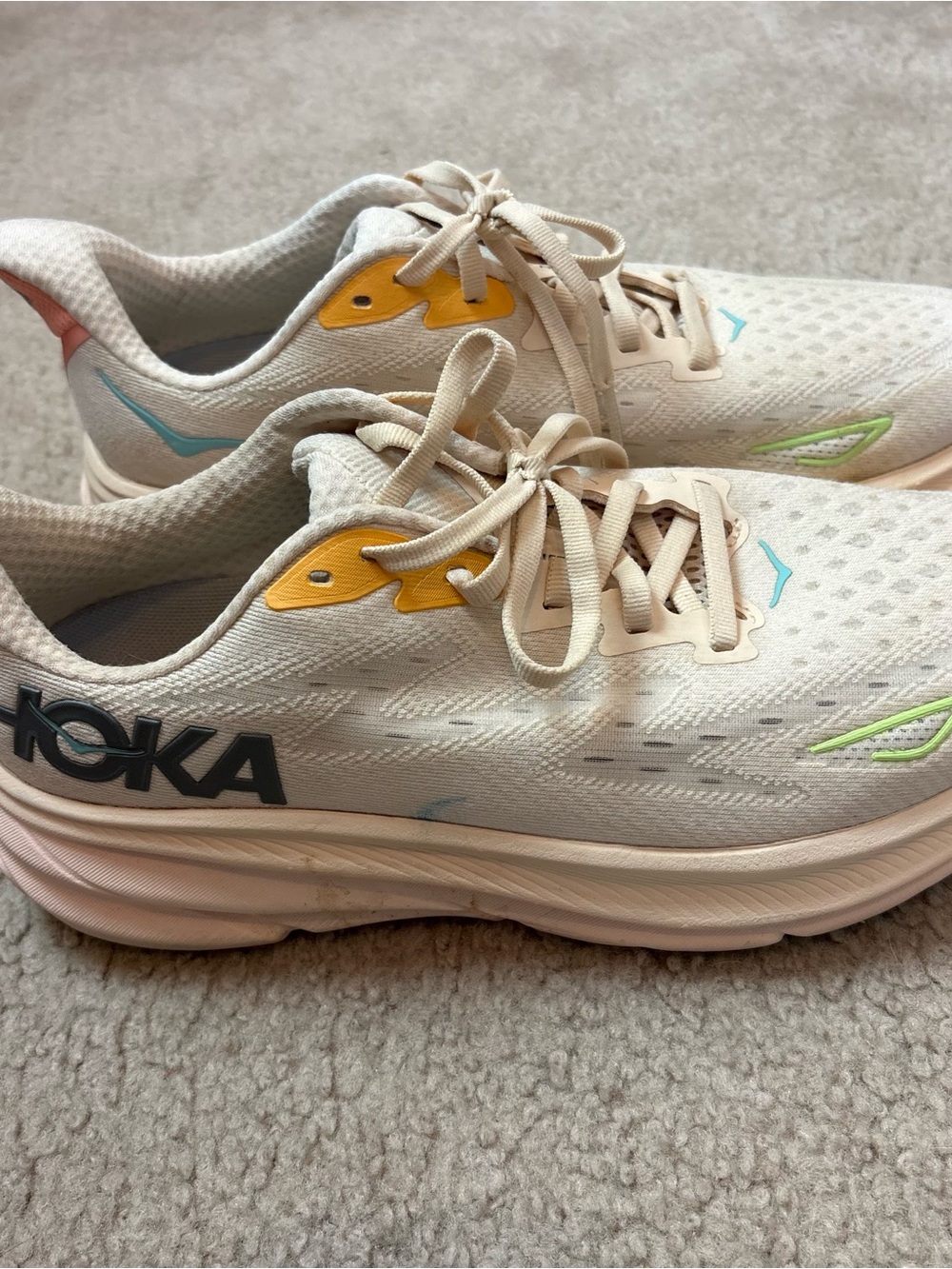 Hoka Clifton 9 women's running shoes in the Vanilla/Astral colorwa - Picture 2 of 9